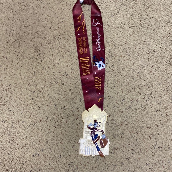 Disney Other - RunDisney Tower of Terror 10 Miler 2022